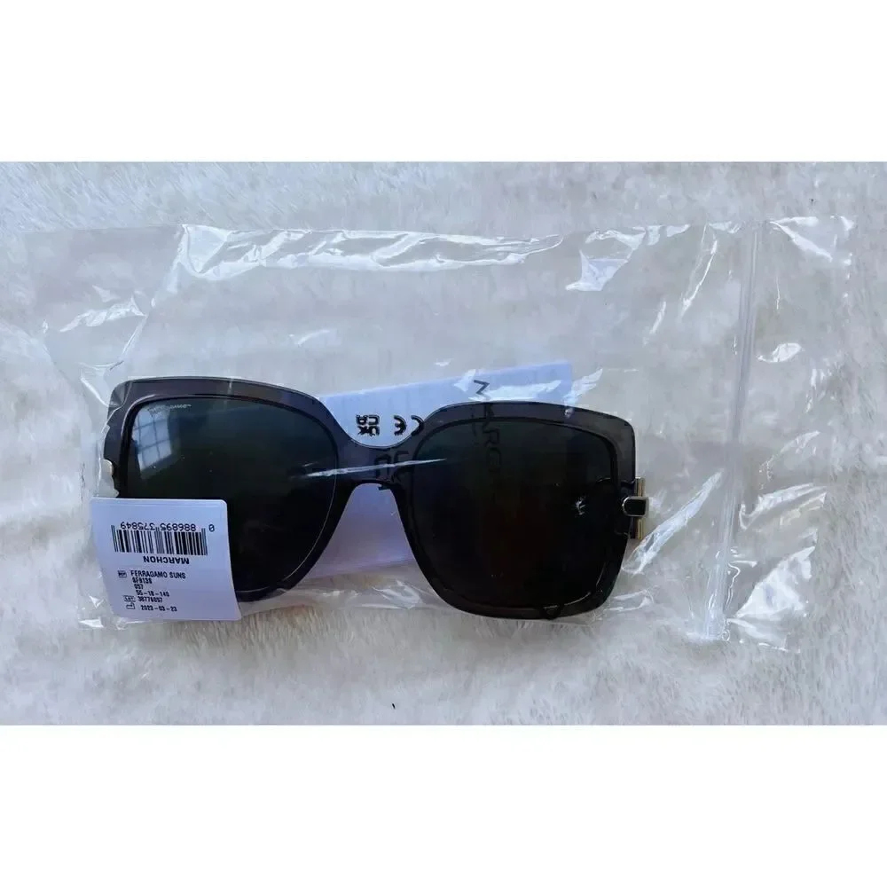 NIB FERRAGAMO Salvatore Ferragamo Gancio 55mm Square Sunglasses, Grey